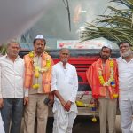 ಕೆಂಭಾವಿ ಸಮೀಪ ಏವೂರ ಗ್ರಾಮಕ್ಕೆ ನೂತನವಾಗಿ ಆರಂಭಿಸಿರುವ ಕೆಂಭಾವಿ-ಏವೂರ ಕಂಬಾರ ತಾಂಡ ವಾಯ ಮಾರ್ಗದ ಬಸ್‌ಗೆ ಗ್ರಾಮಸ್ಥರು ಪೂಜೆ ಸಲ್ಲಿಸಿ, ಚಾಲಕ ಹಾಗೂ ನಿರ್ವಾಹಕರನ್ನು ಸನ್ಮಾನಿಸಿದರು. ಗ್ರಾಮದ ಮುಖಂಡರು ಇದ್ದರು.